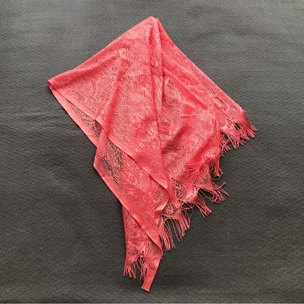 Vintage Coral Pink Lace Fringed Poncho Shawl Scarf Unique - Picture 2 of 5